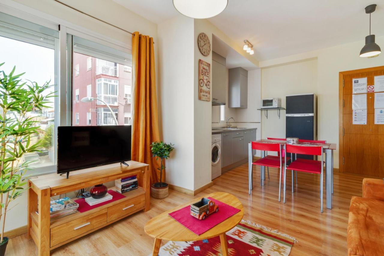 Barcelo 30, Terrace, Center, Garage On Request, Quite Neighborhood, Ba Malaga