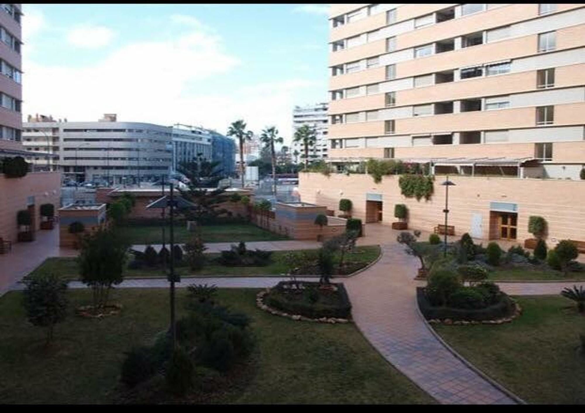 With 3 Bedrooms In Malaga, With Wonderful View, Furnish Apartamento