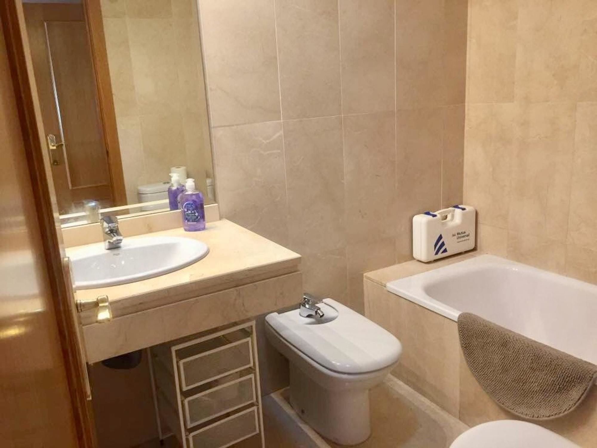 With 3 Bedrooms In Malaga, With Wonderful View, Furnish *