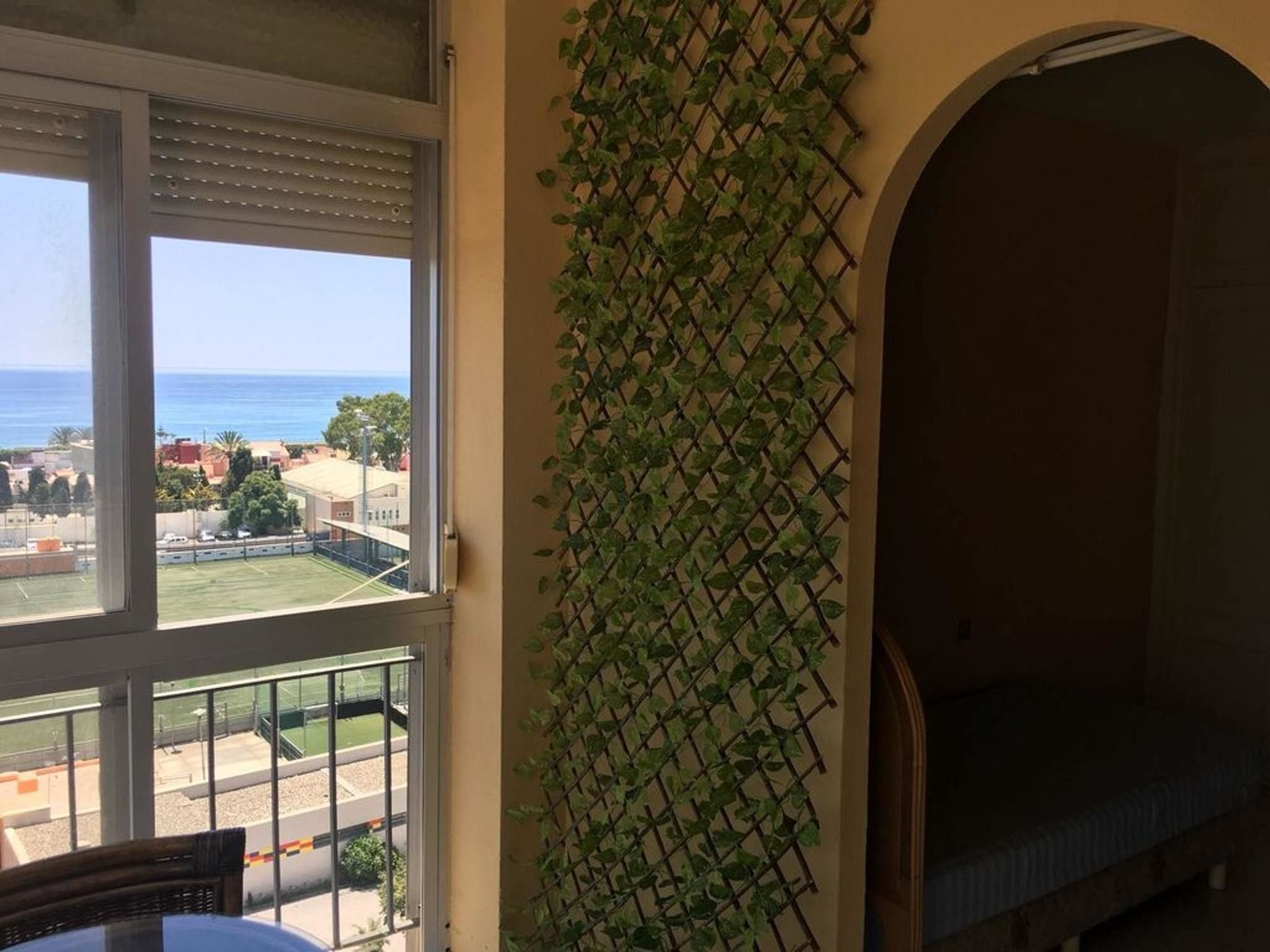 With 3 Bedrooms In Malaga, With Wonderful Sea View, Furnishe Apartamento