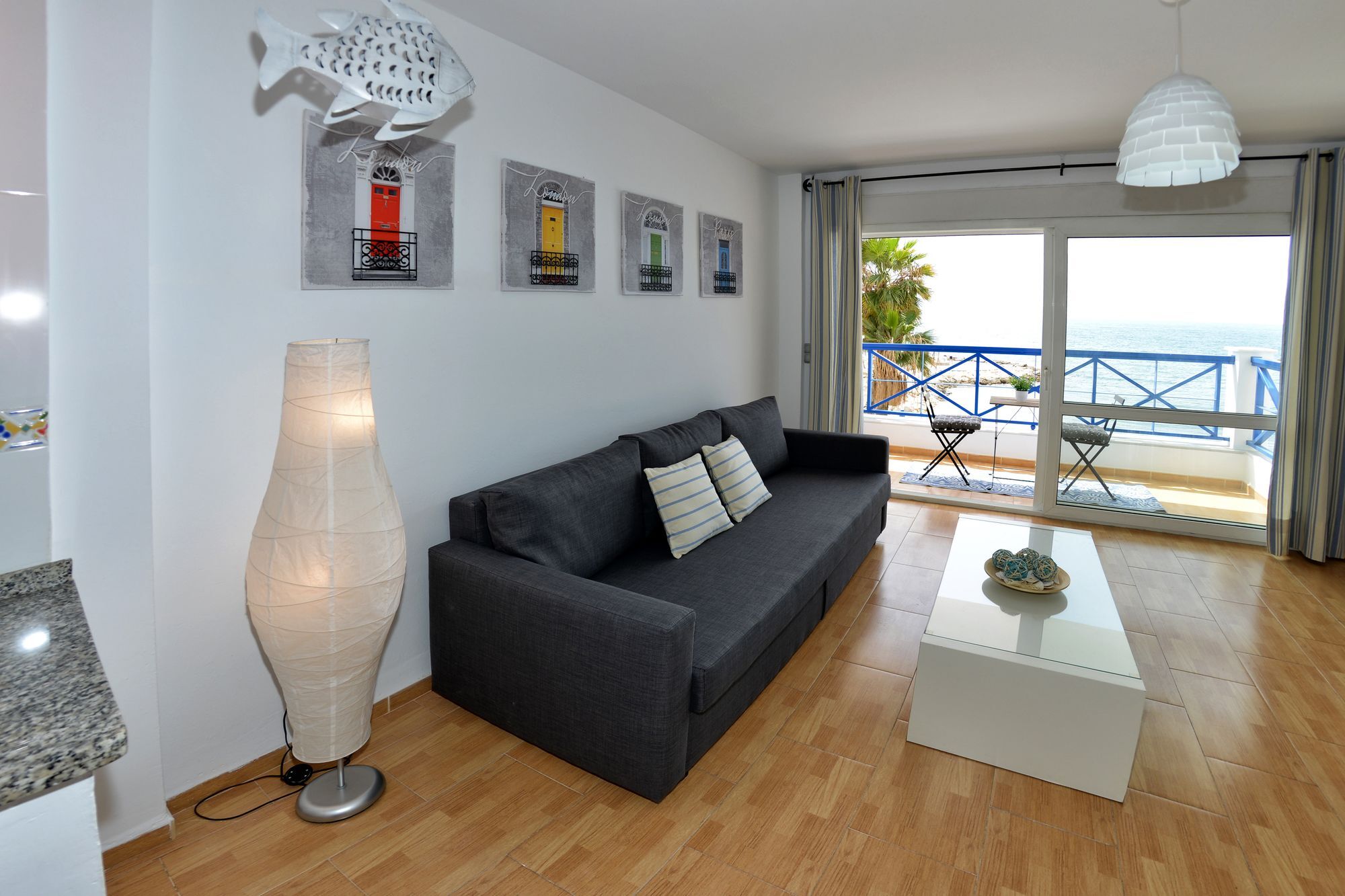 Cenacheros - Wondersisters Apartment