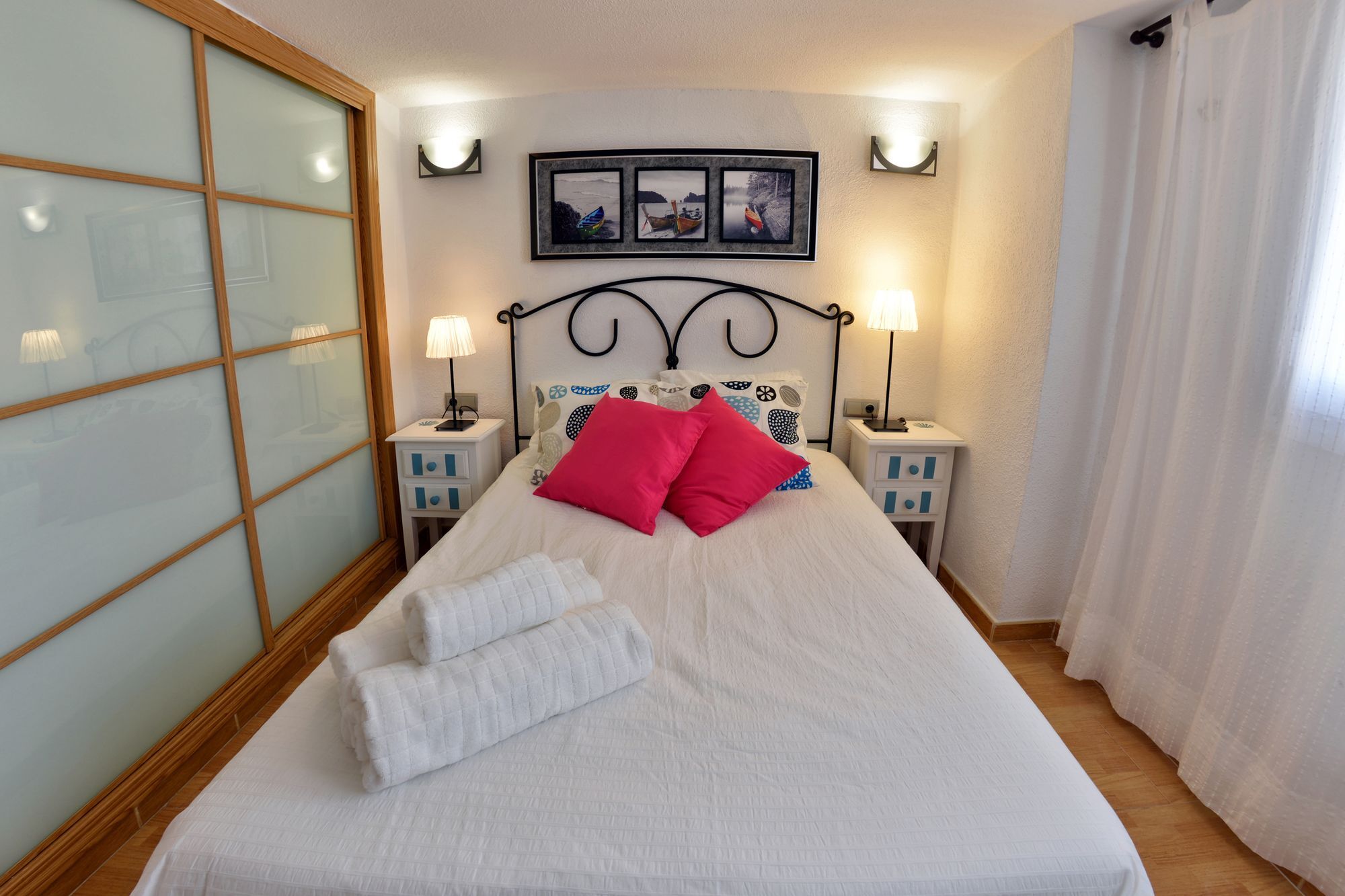 Cenacheros - Wondersisters Apartment