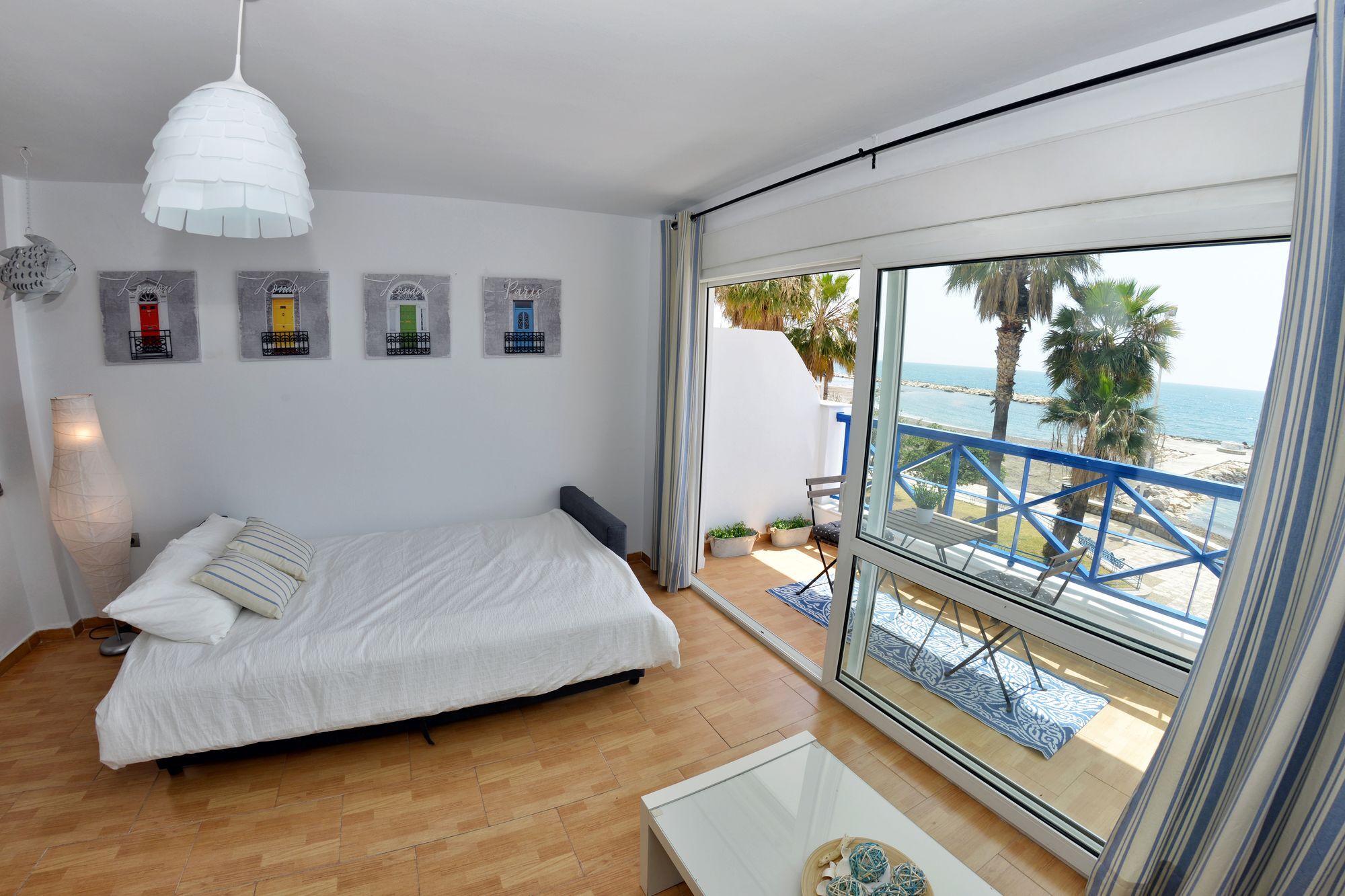 Cenacheros - Wondersisters Apartment