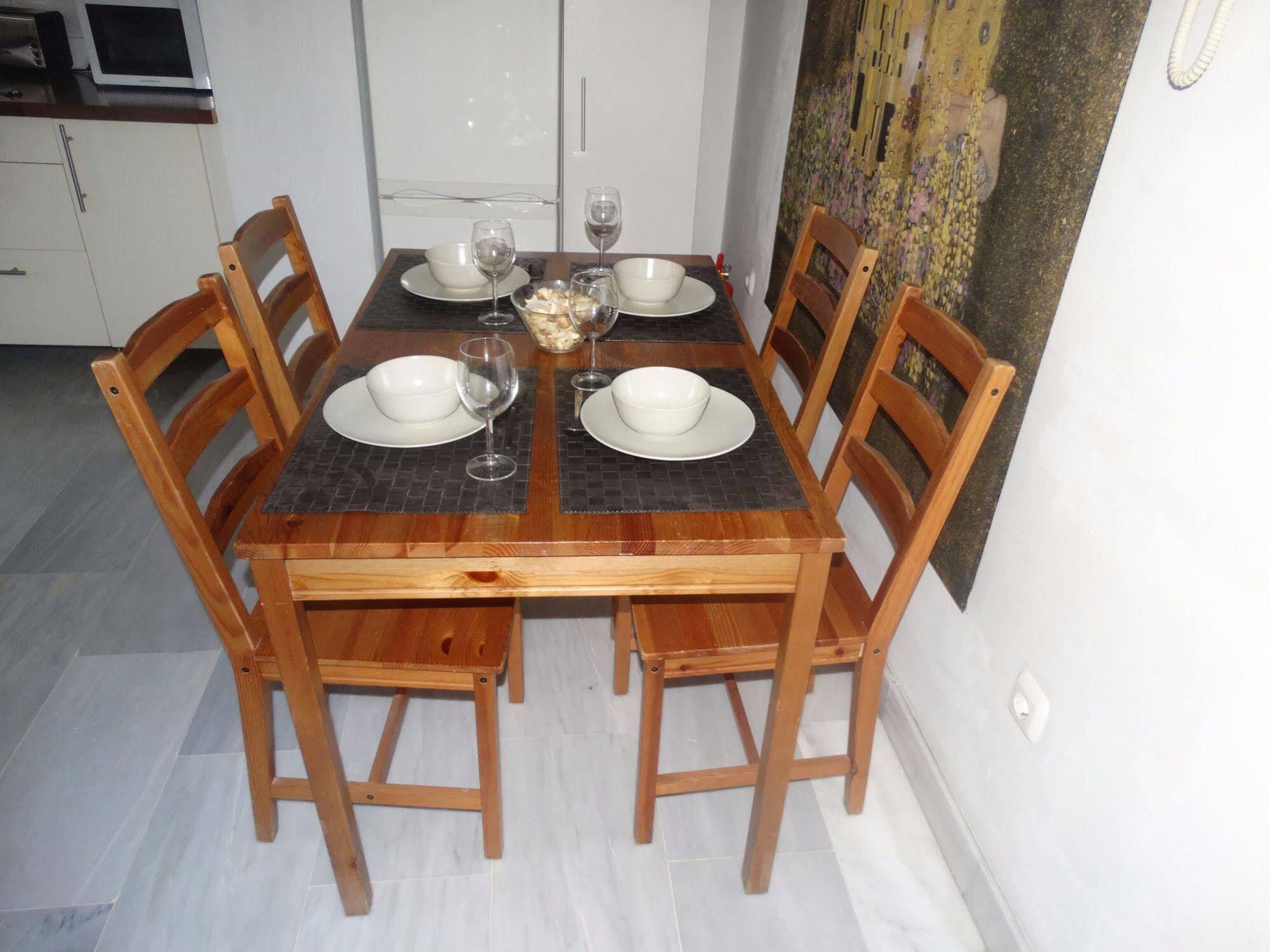 - Jinetes, 13 * Malaga