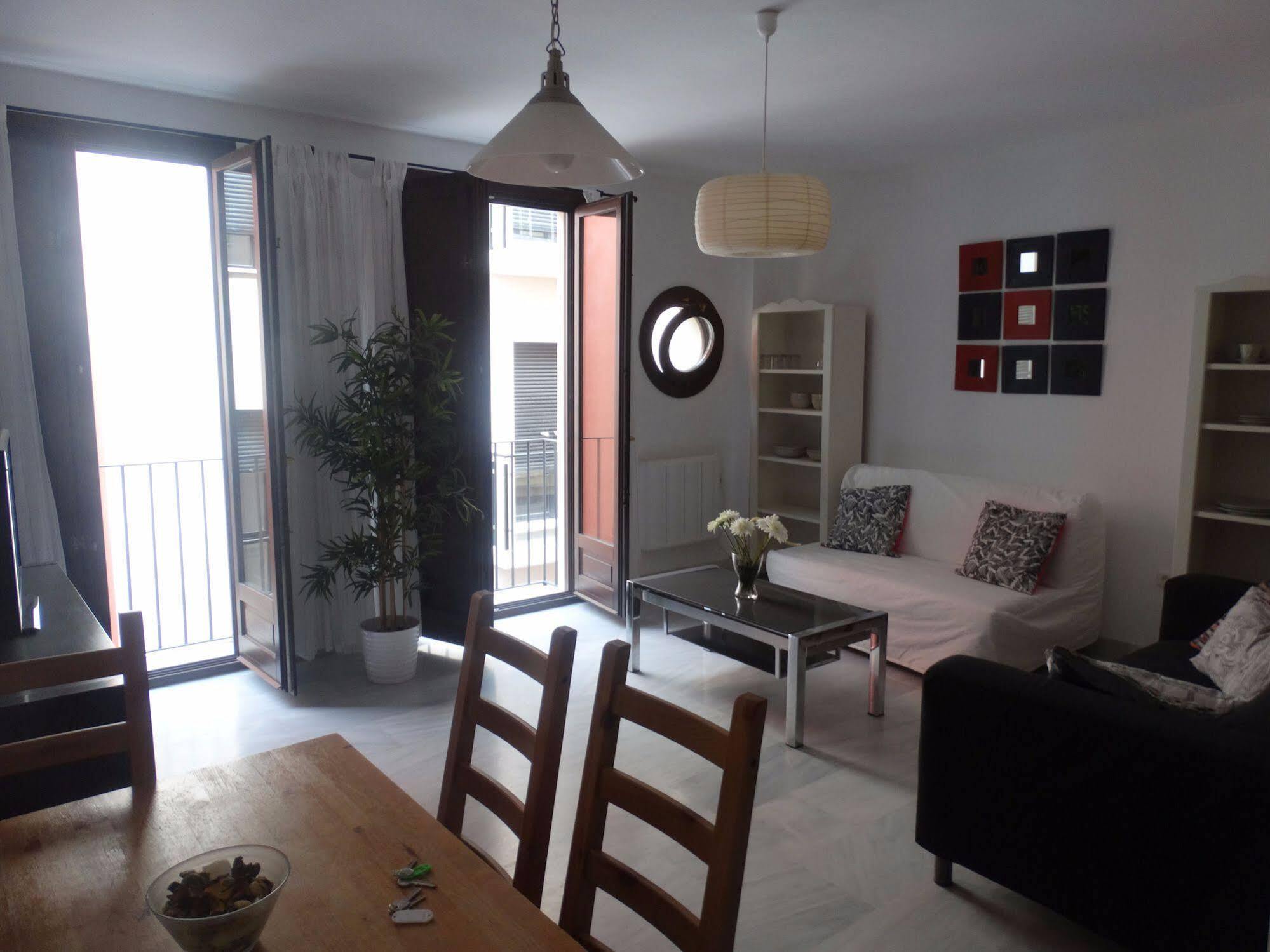 - Jinetes, 13 Apartamento *