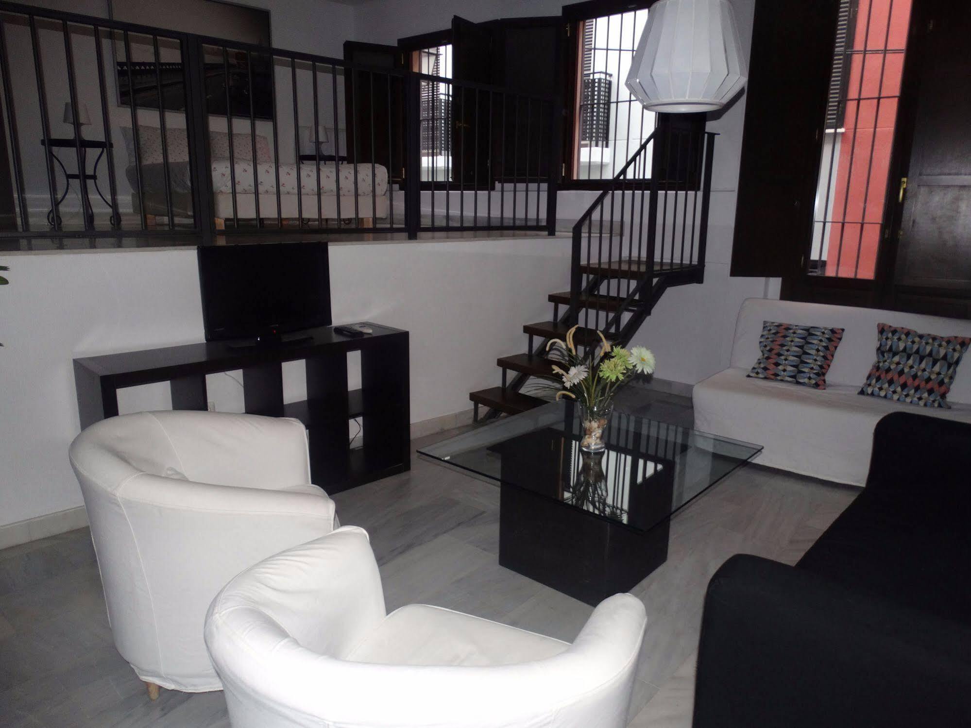 - Jinetes, 13 * Malaga