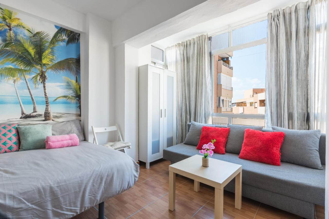 Estudio En Paseo Marítimo Frente A La Playa Málaga