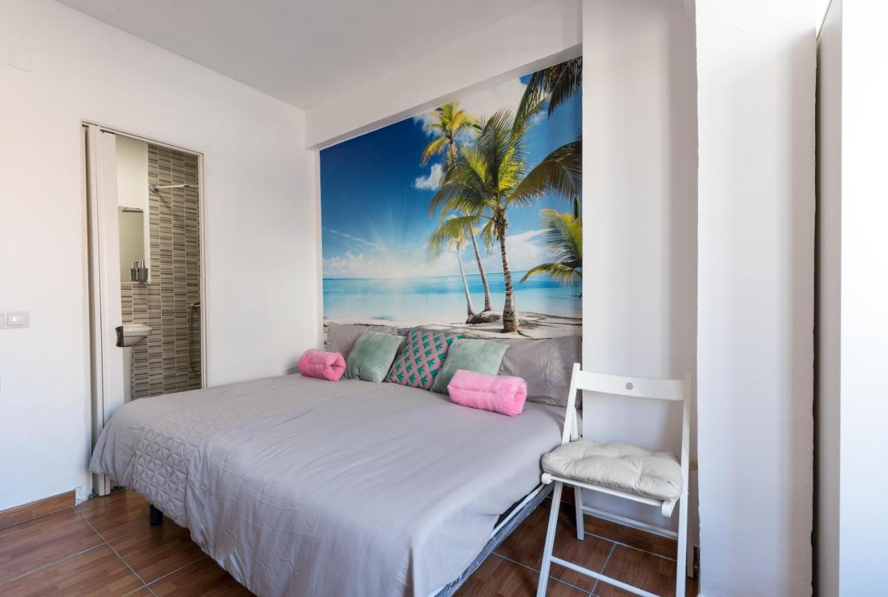 Estudio En Paseo Marítimo Frente A La Playa * Málaga