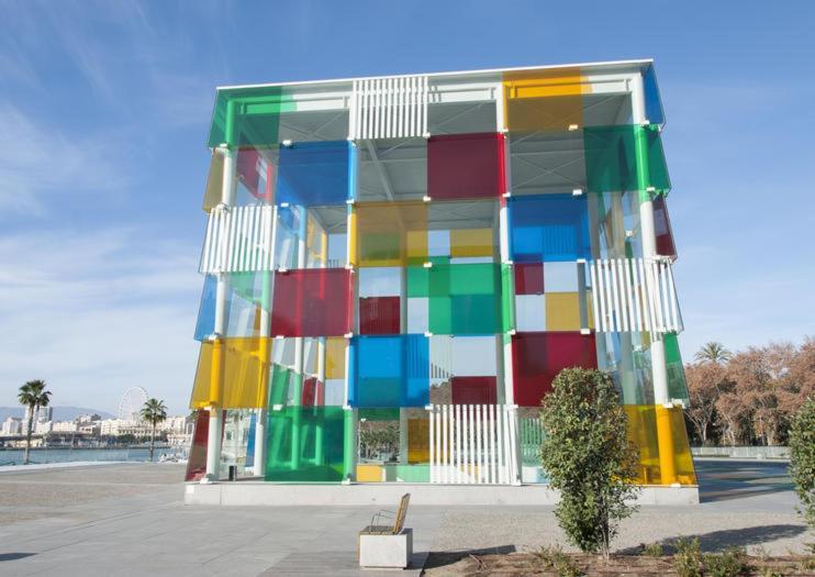 El Sol De Poniente: A 1 Minuto De La Playa, Piscina, Parking Málaga
