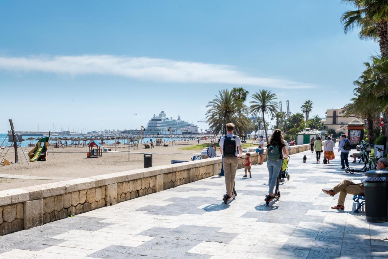 Apartamento Estudio En Paseo Marítimo Frente A La Playa Málaga