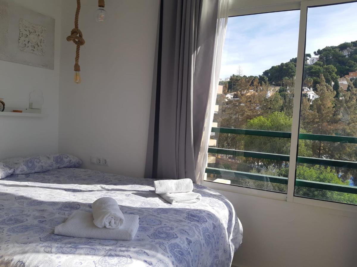 Chanquete -el Dedo- Playa Estudio Con Vistas A Estrenar. Cama Doble + Sofa Cama * Malaga