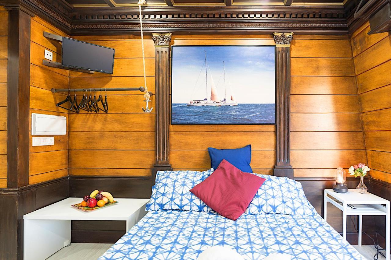 Citycenter Pirates Room, Young People Only Apartment