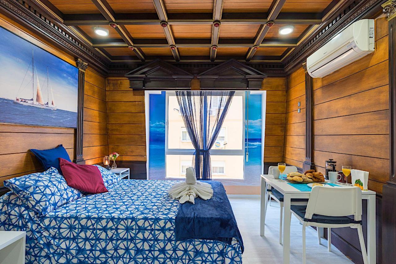 Citycenter Pirates Room, Young People Only Apartment Malaga