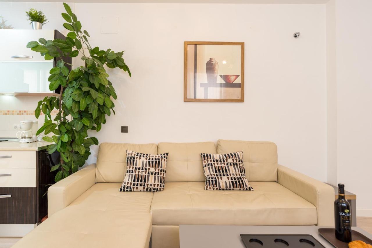 Apartamento Trinidad Con Parking Málaga