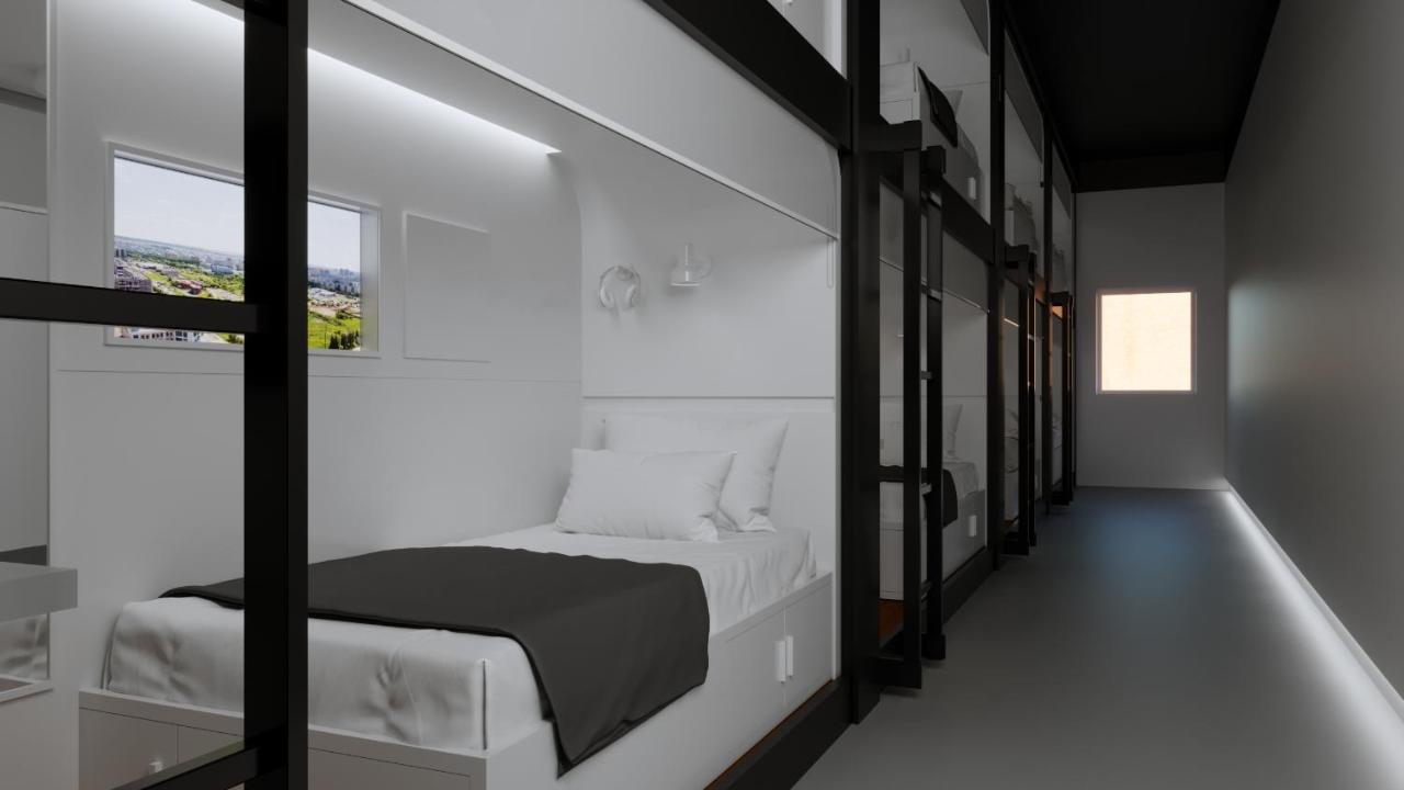Capsule hotel M Pods