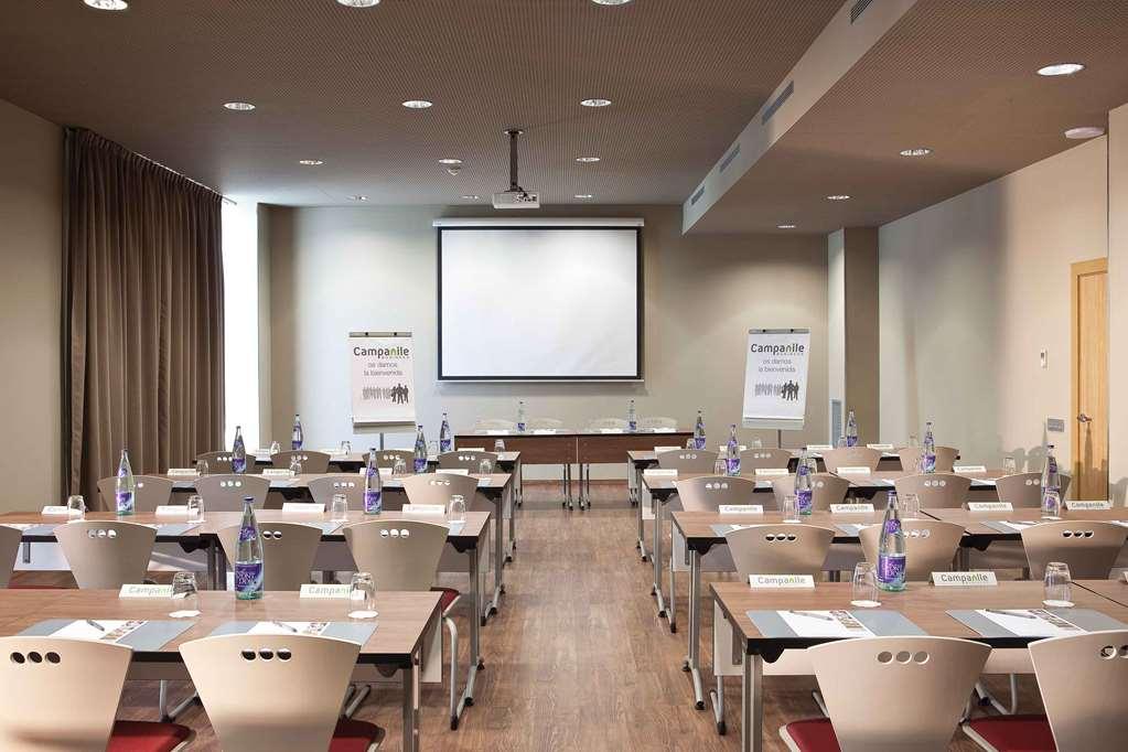 Hotel Campanile Airport 3*