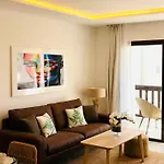 Luxury Modern Apartment By The Beach