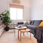 Sea & Wave Soho Family Apartment
