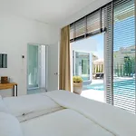 Unique & Luxurious Villa With Heated Pool, Gym & C