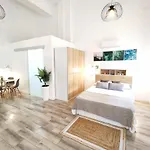 La Victoria Suites