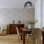 Living4Malaga Ollerias Centre Apartment