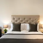 Living4Malaga Golden Suite
