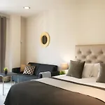 Living4Malaga Golden Suite