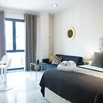 Living4Malaga Golden Suite