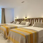 Villa Clavero Four Premium Apt