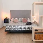 Vintage Duplex With Jacuzzi