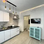 iYOURBASICS Lovely Studio Hinestrosa 23 FREE WIFI&AC