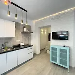 iYOURBASICS Lovely Studio Hinestrosa 23 FREE WIFI&AC