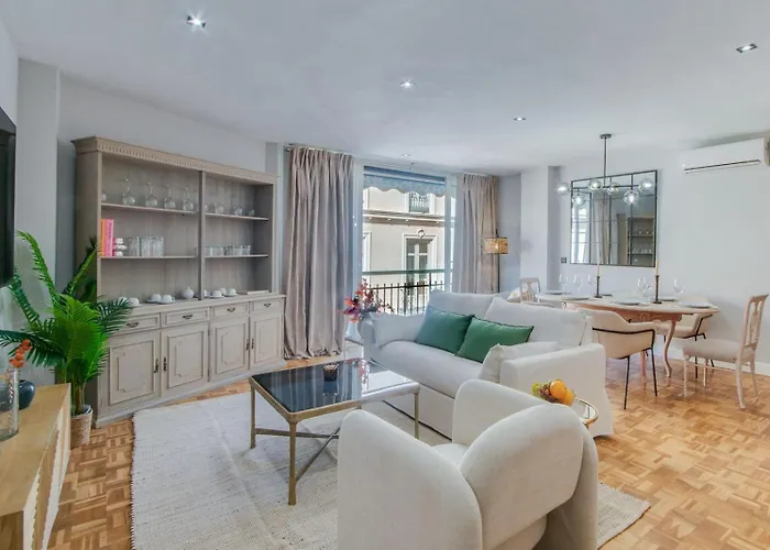 Cervantes Luxury Apartment