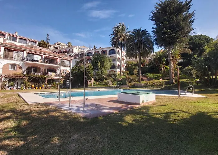 Interpares Swimmingpool By Del Parque Flats