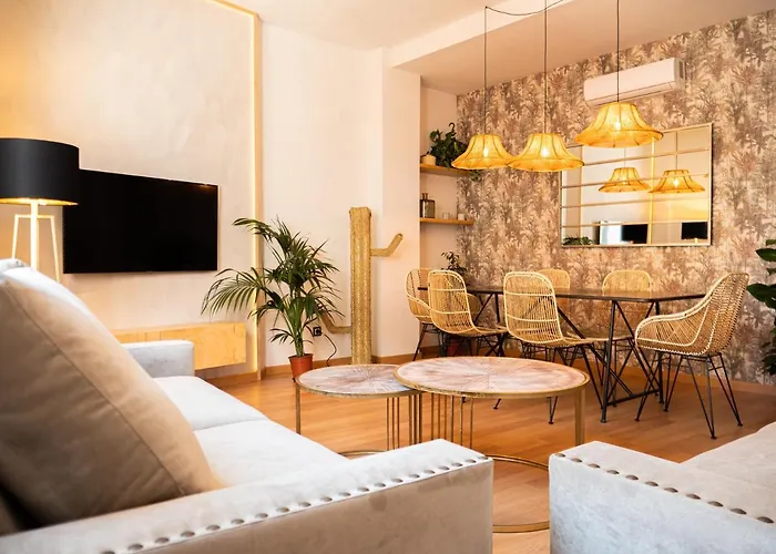 Stylish Apartment in the heart of Málaga with Pool