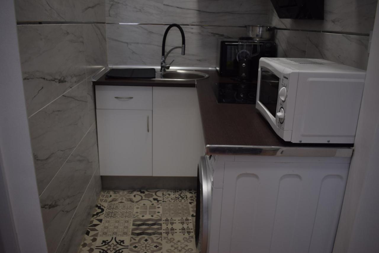 Tilos Apartment *