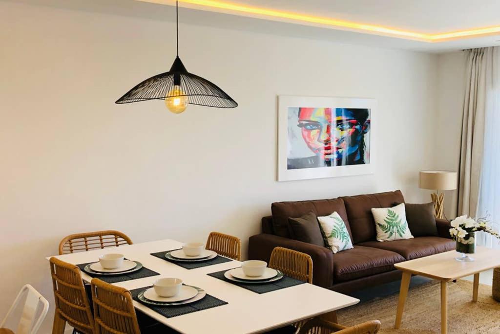 Luxury Modern By The Apartamento