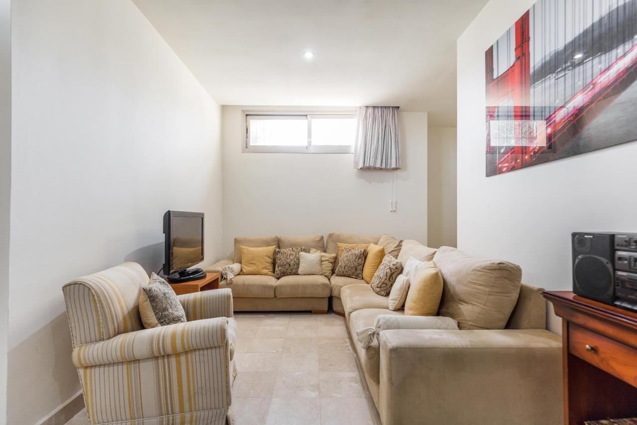 Townhouse With Great Sea Views In Riviera Del Sol Сasa de vacaciones Málaga