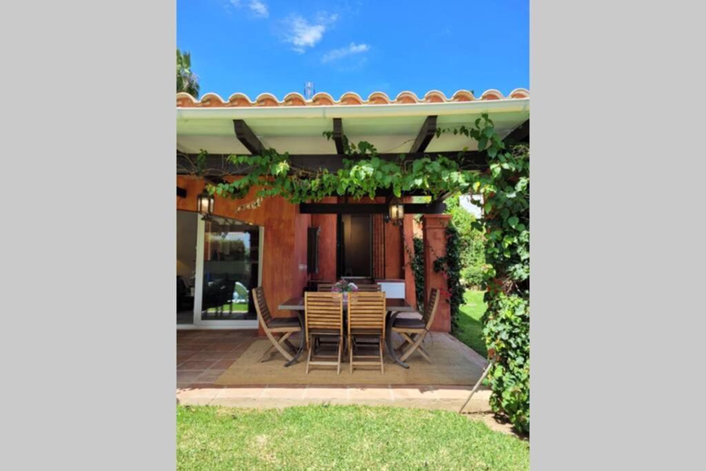 Villa Maria Villa