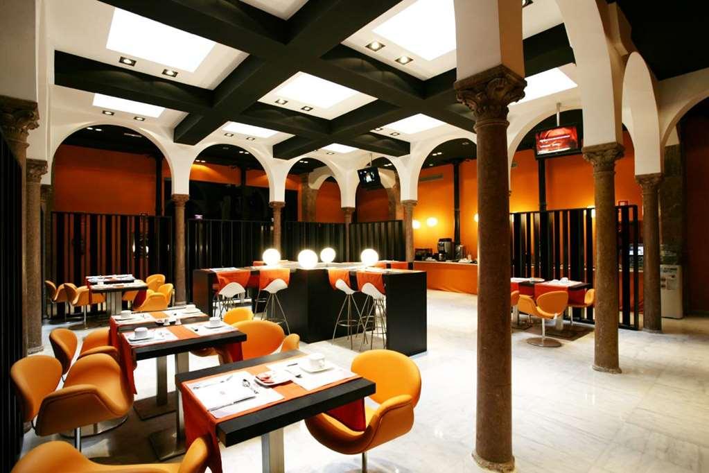 Petit Palace Plaza Hotel