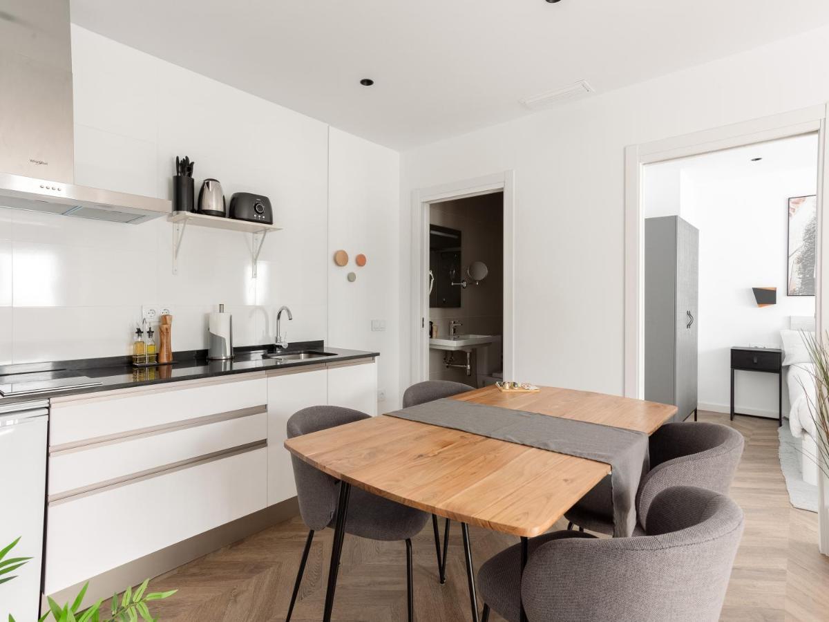 Limehome Calle Ancha Del Carmen Apartahotel