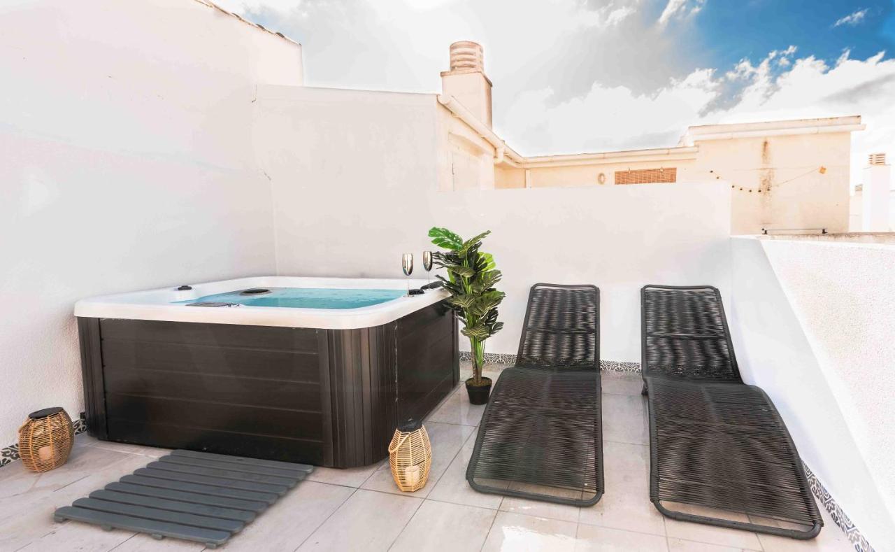 Penthouse With Private Jacuzzi & Rooftop - Center Apartamento