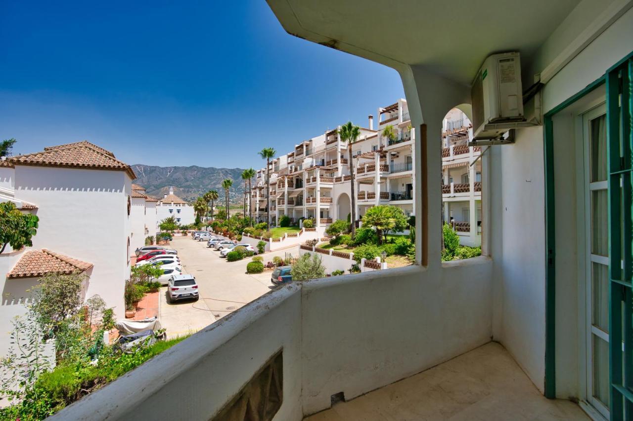 Apartamento Beautiful 2 Bed With Pool And Golf Views Málaga