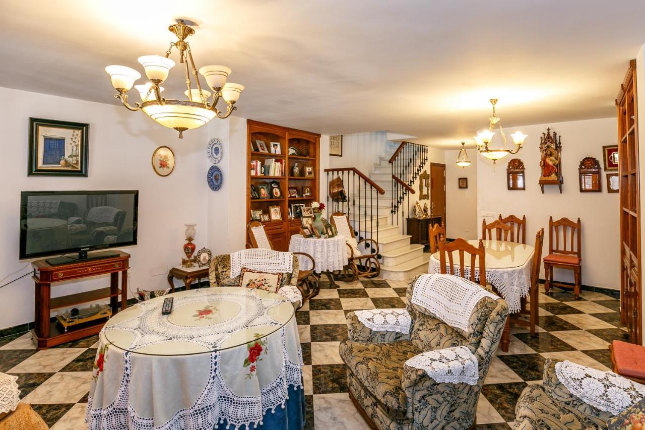 Casa De Ana Rosa Málaga