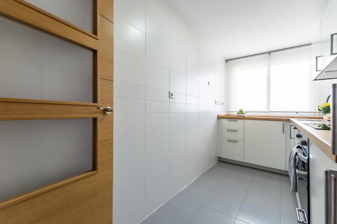 Apartamento Modern Valparaiso With Parking Málaga