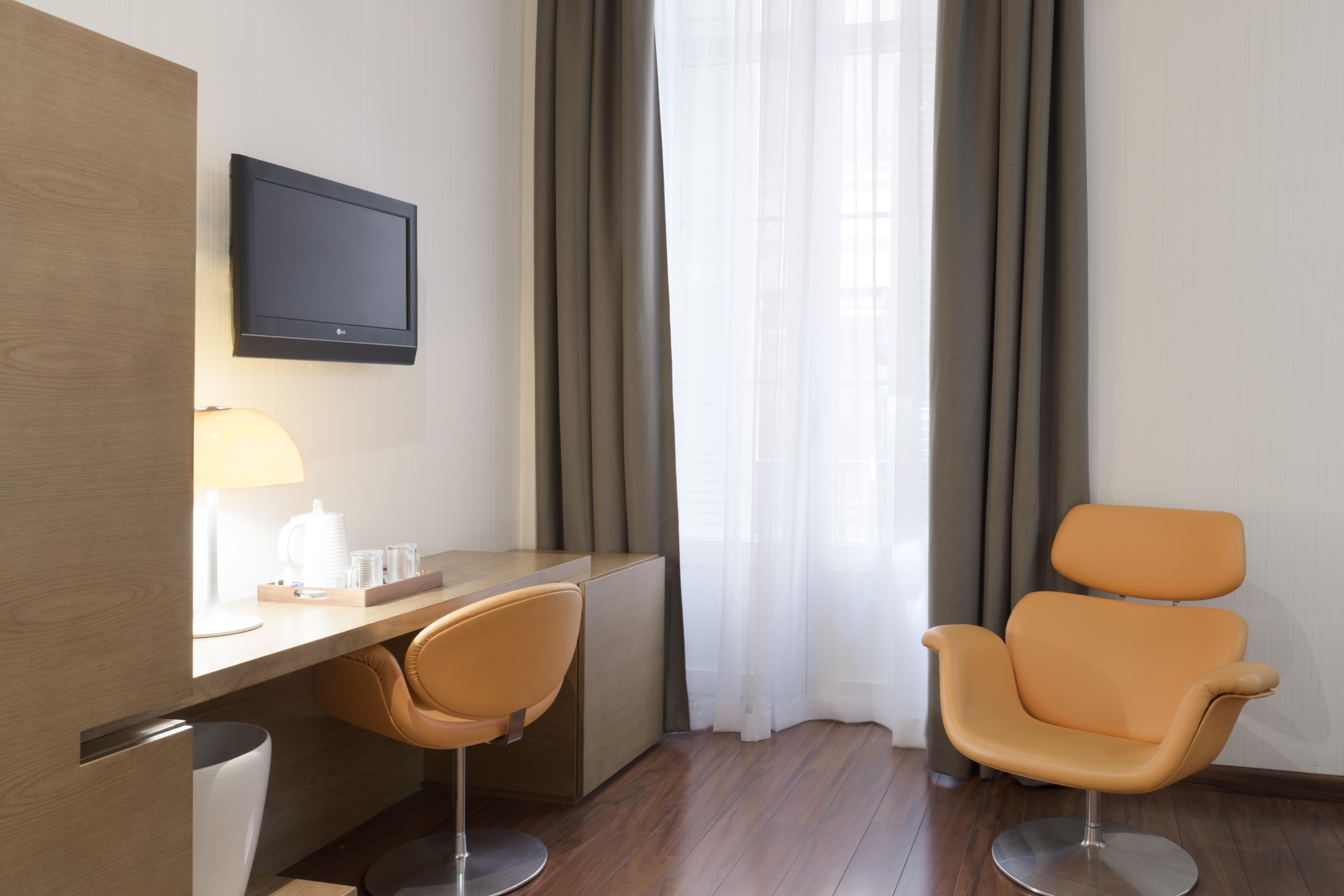 Hotel Petit Palace Plaza 4*