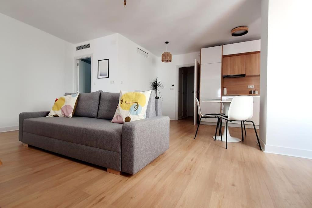 Spacious Loft, Parking Free M Apartment *