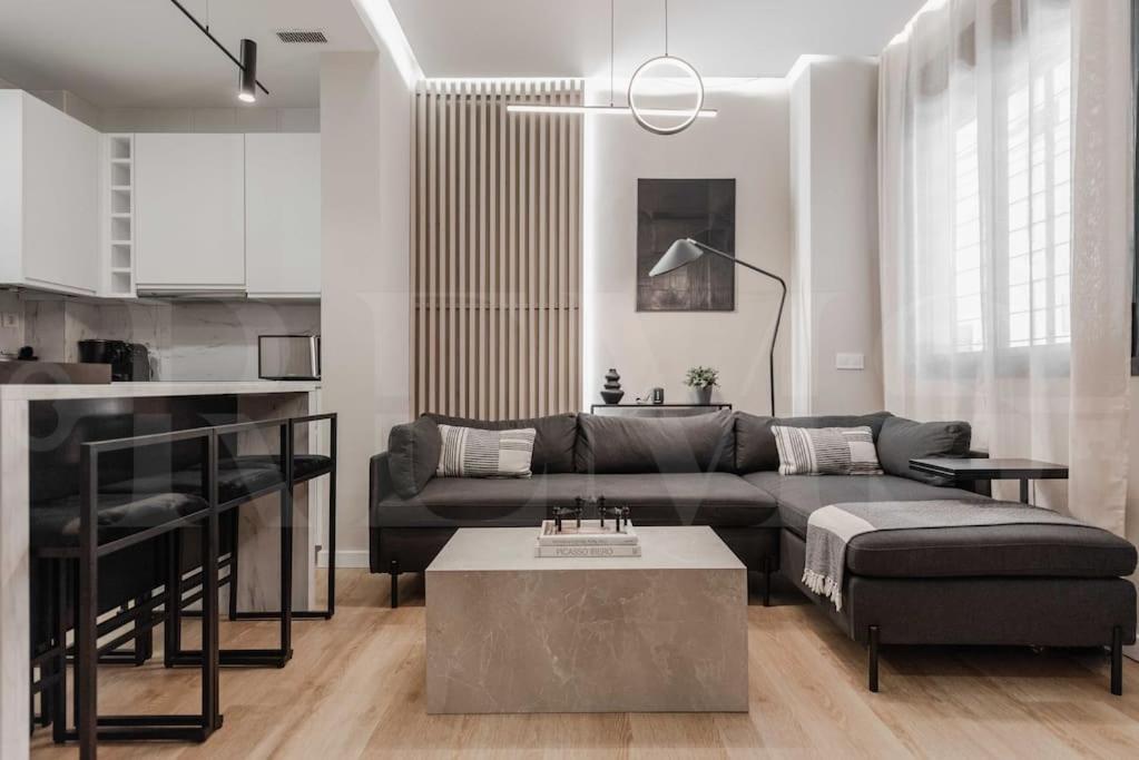 Contemporary Minimalist By Rems * Málaga