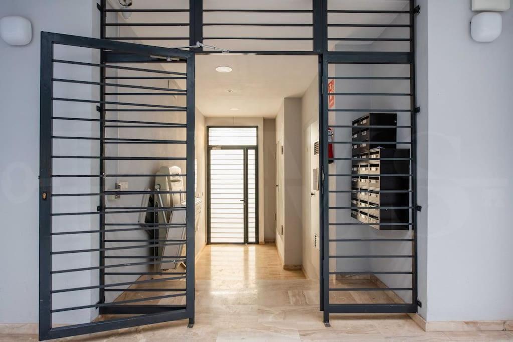 Contemporary Minimalist By Rems * Málaga