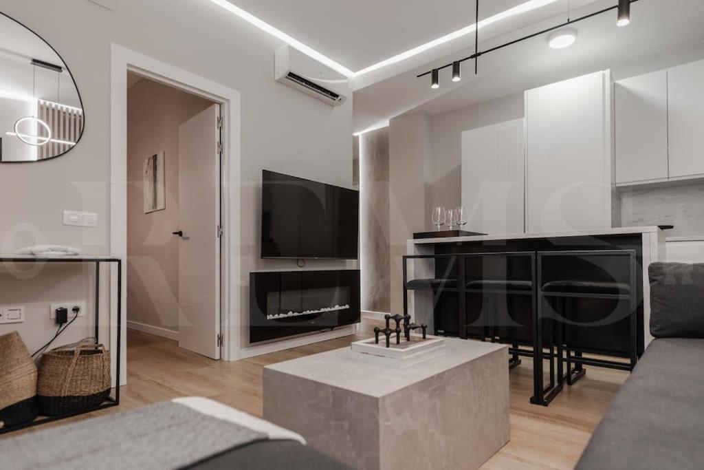 Apartamento Contemporary Minimalist By Rems